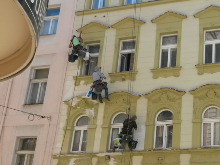 Opravy fasád, ochrana proti ptákům.